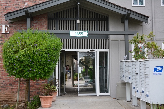 Carriage House Apartments photo 2